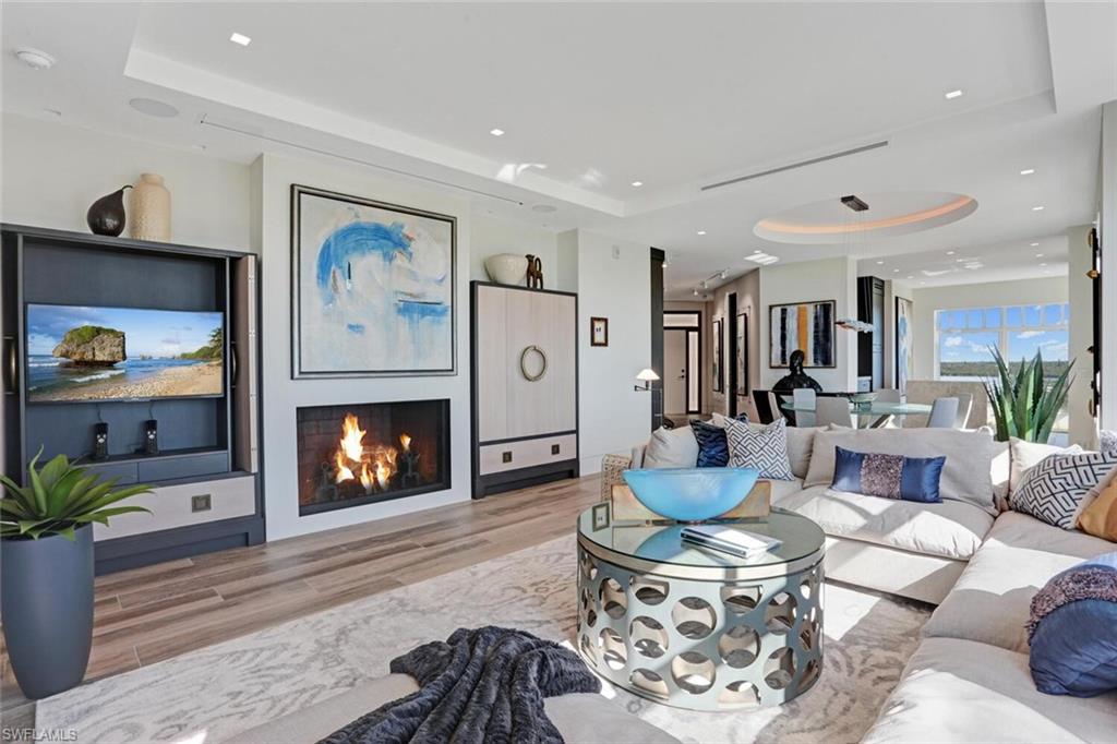 BAREFOOT BEACH CLUB - Residential Lease