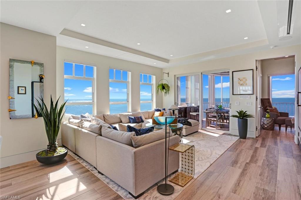BAREFOOT BEACH CLUB - Residential Lease