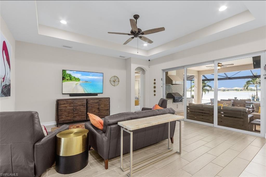 SUTTON CAY - Residential