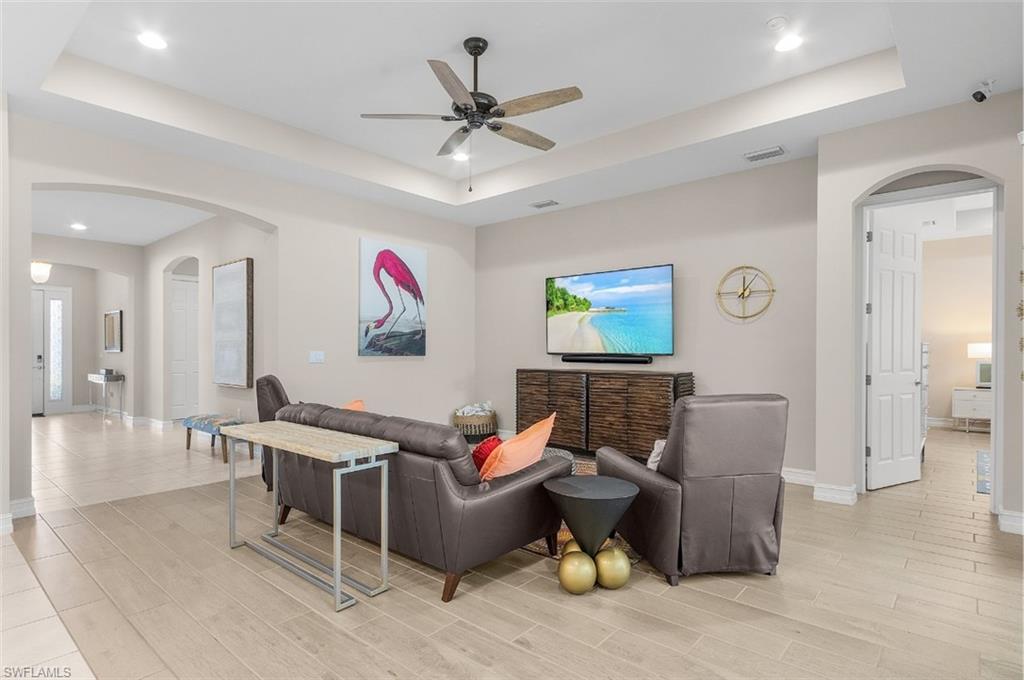 SUTTON CAY - Residential