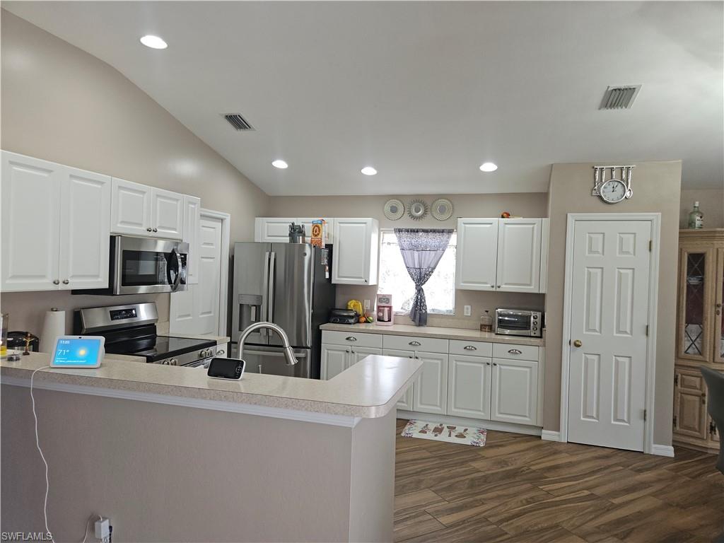 TOWN LAKES - Residential