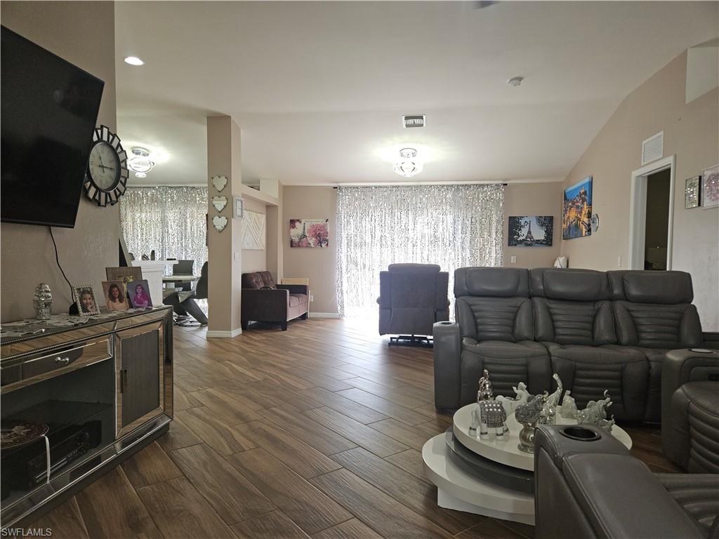 TOWN LAKES - Residential