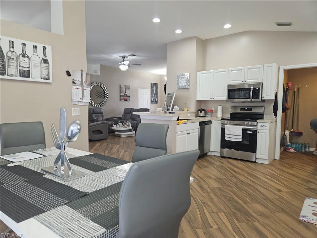 TOWN LAKES - Residential