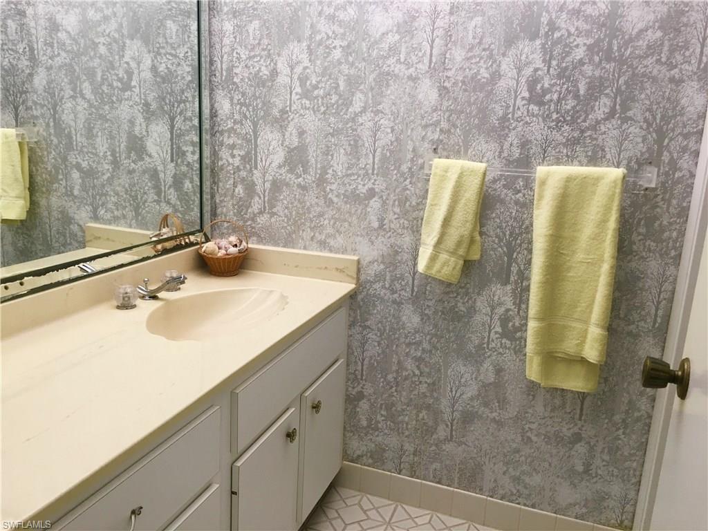 BREEZY POINT - Residential