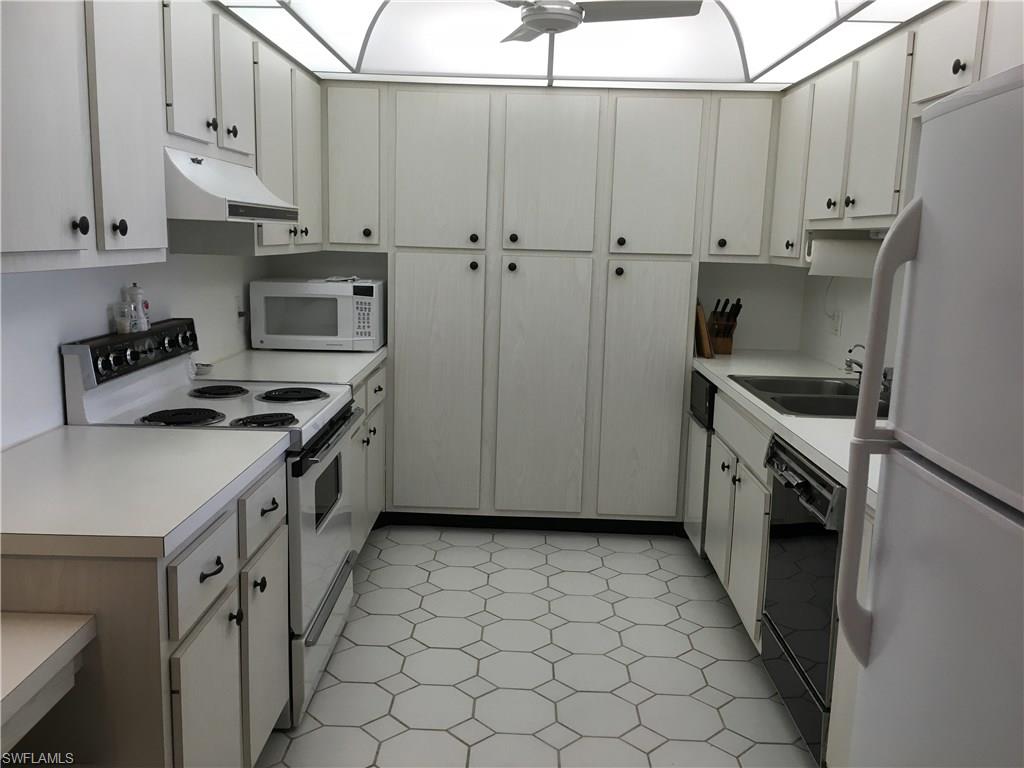 BREEZY POINT - Residential