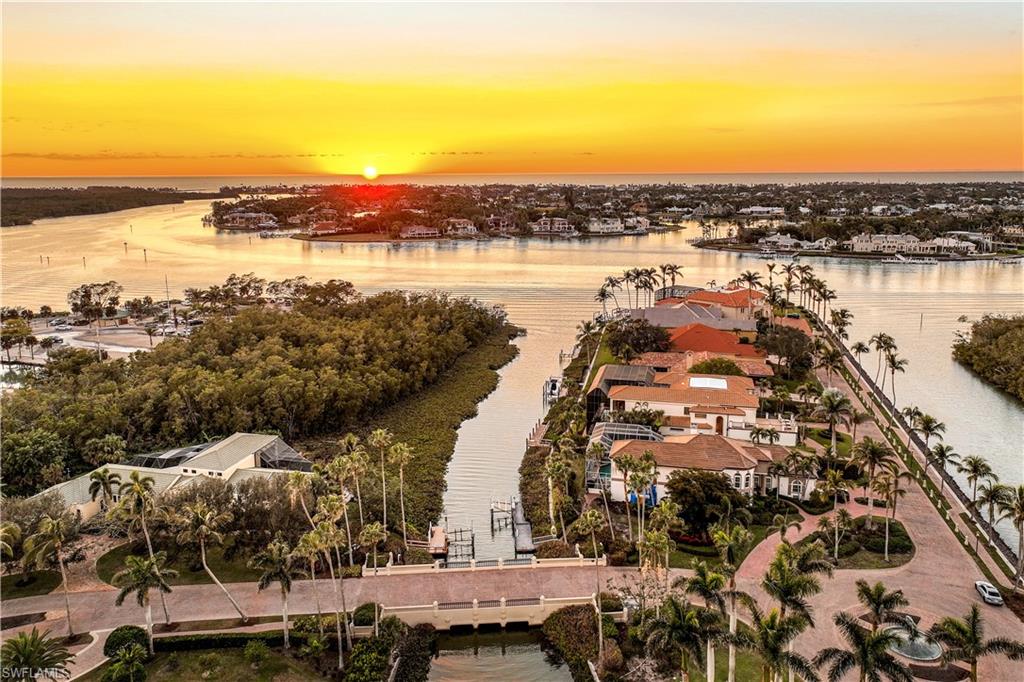 SOUTHPOINTE YACHT CLUB - Residential