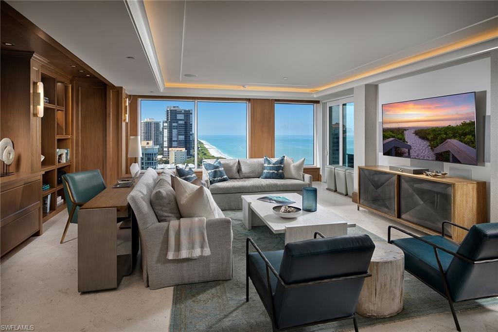 SEAPOINT AT NAPLES CAY - Residential