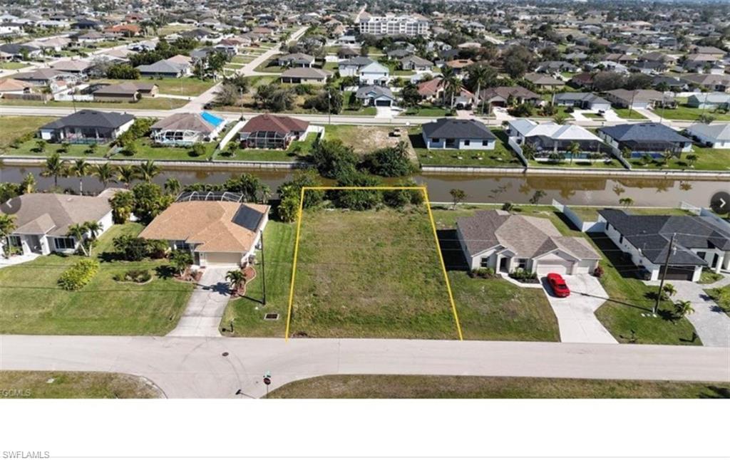 CAPE CORAL - Land