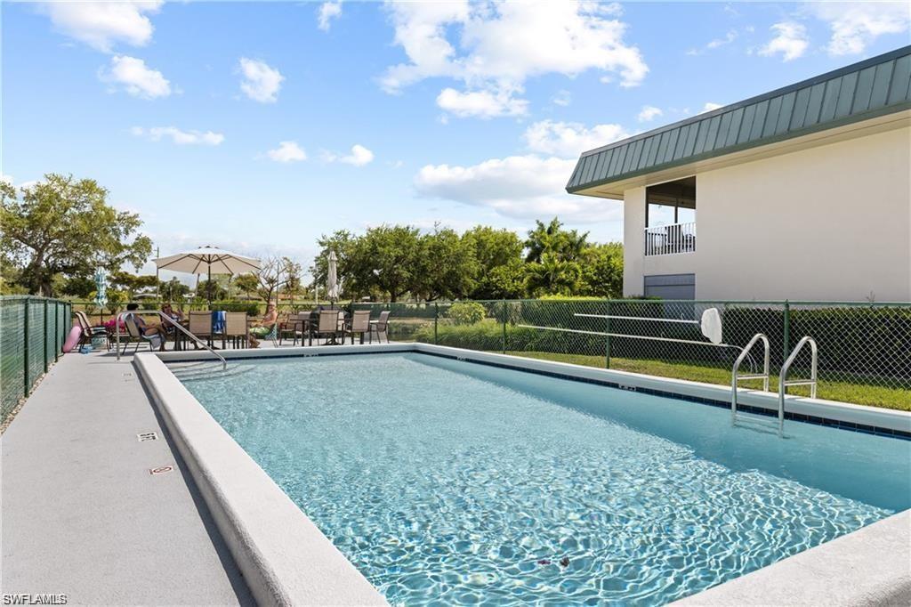 VALLEY STREAM TOWNHOUSE - Residential