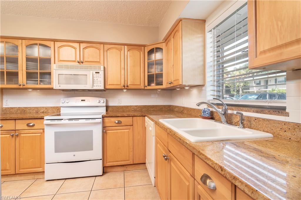 VALLEY STREAM TOWNHOUSE - Residential