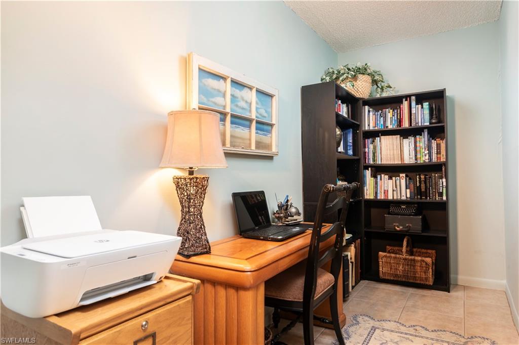 VALLEY STREAM TOWNHOUSE - Residential