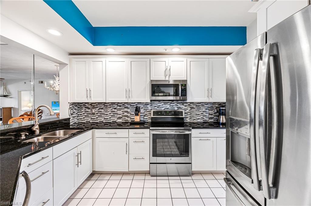 SAWGRASS POINT - Residential