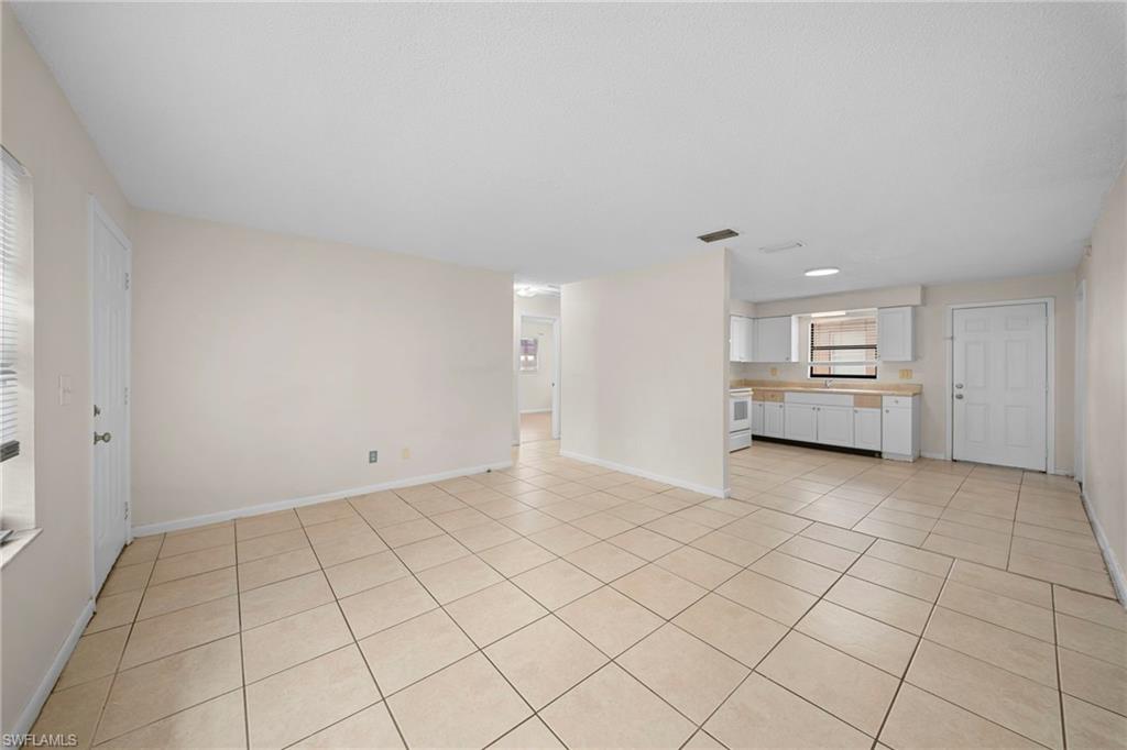 PINE MANOR - Residential Lease
