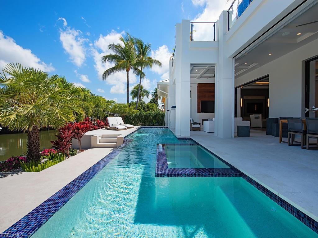 AQUALANE SHORES - Residential
