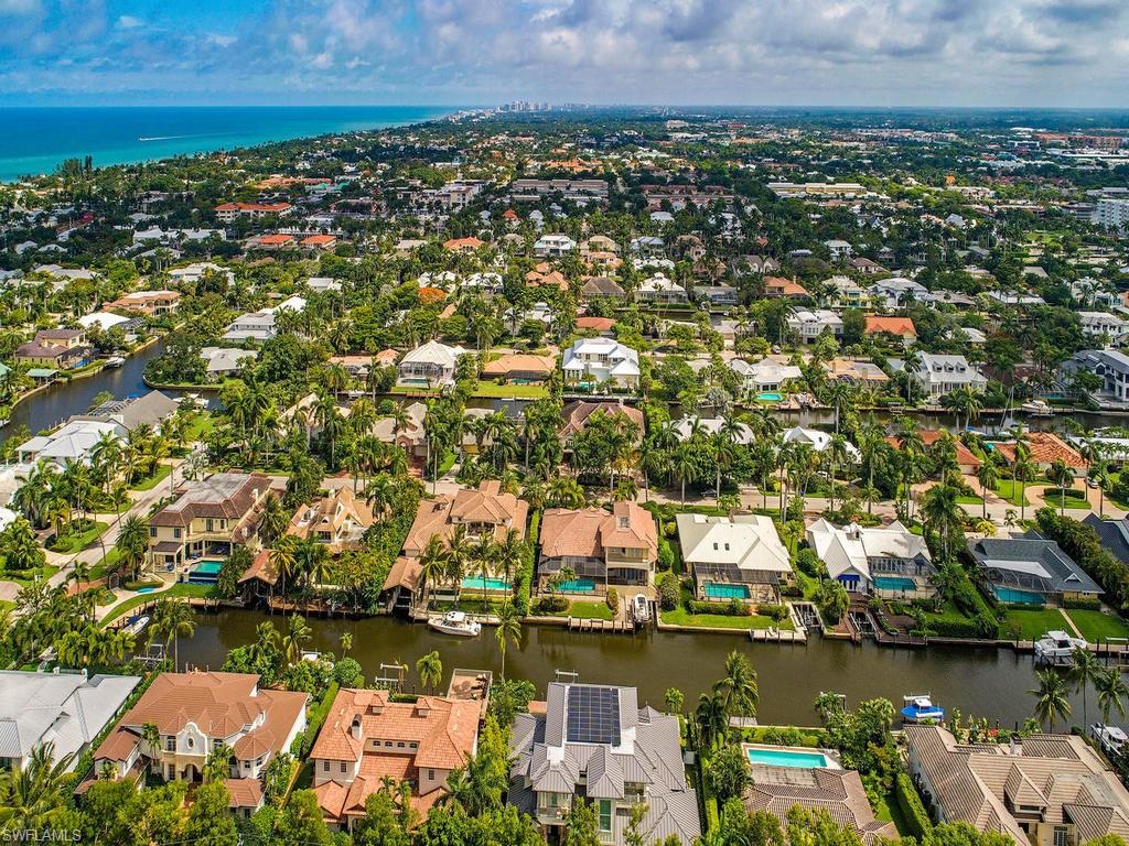 AQUALANE SHORES - Residential