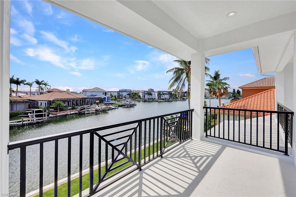 MARCO BEACH - Residential