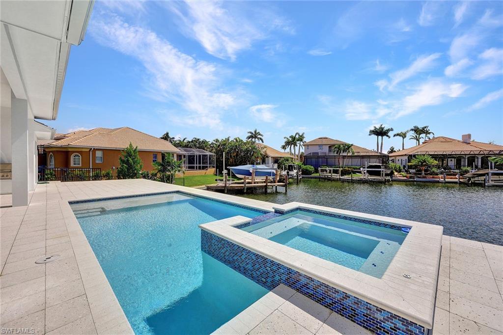MARCO BEACH - Residential