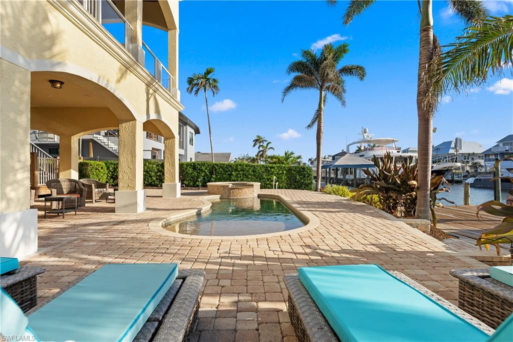 SIESTA ISLES - Residential