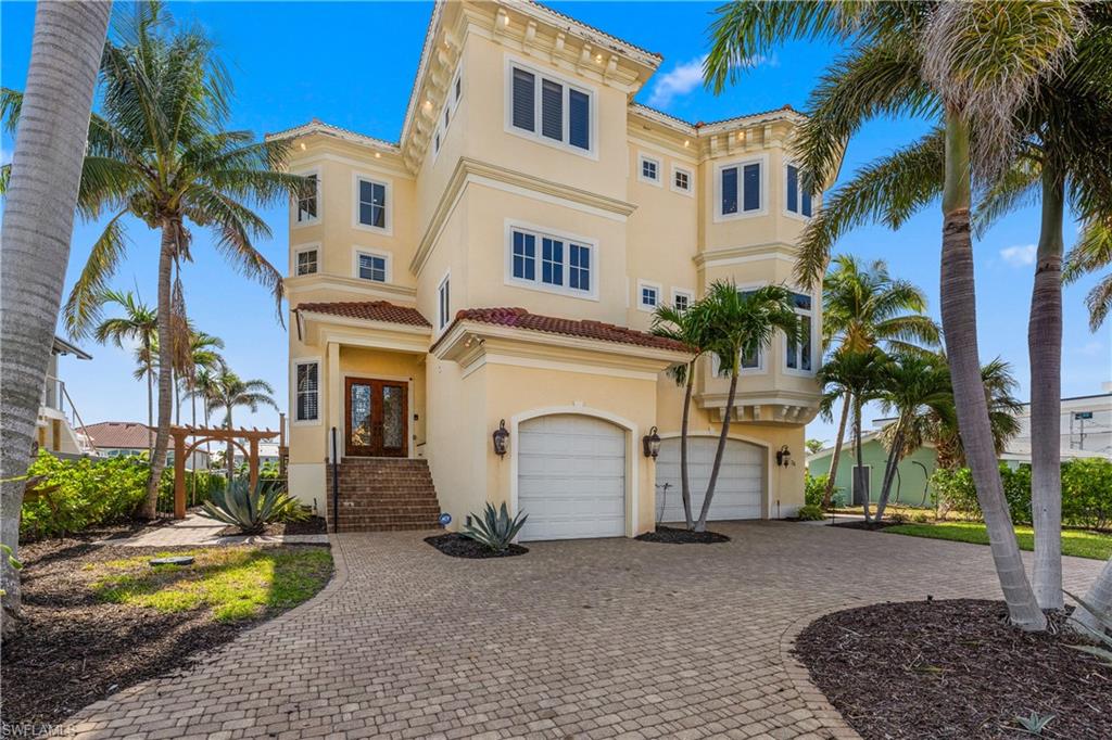 SIESTA ISLES - Residential