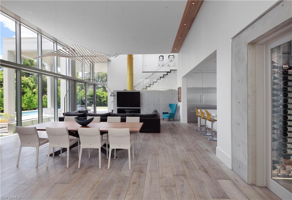 MOORINGS - Residential