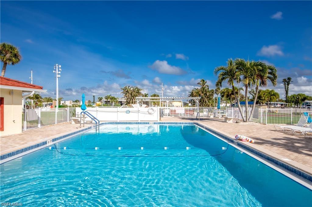 PINE ISLAND COVE - Land