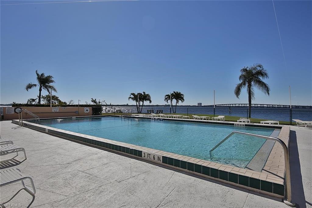 RIVER TOWERS CONDO - Residential