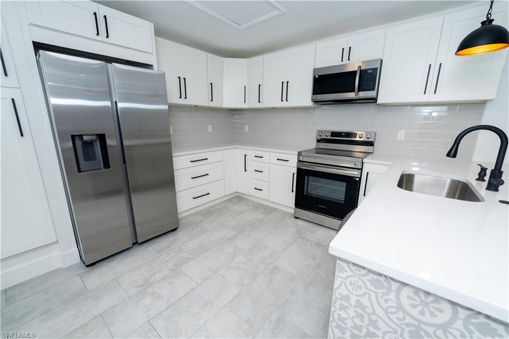 ROYAL WOODS - Residential Lease