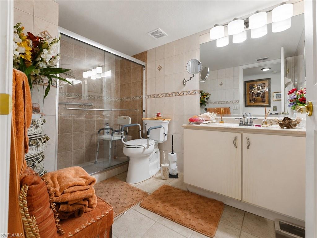 KEY ROYAL CONDOMINIUMS - Residential