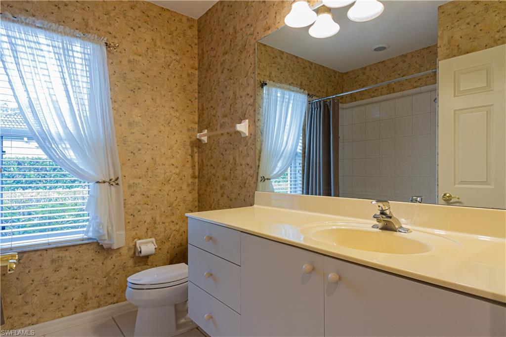 WILSHIRE LAKES - Residential