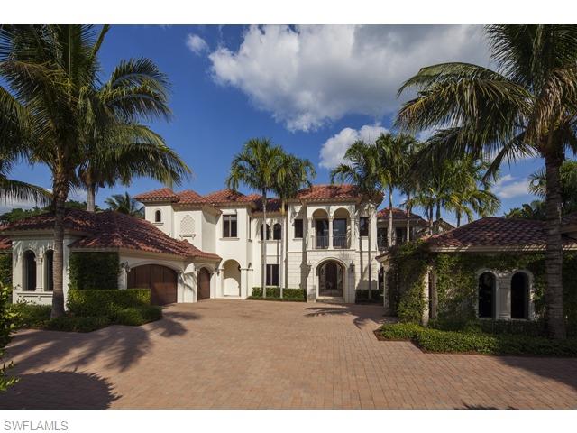 Immaculately maintained Port Royal home close to the Port Royal Club amenities. Designed for living life to the fullest. Theater, billiard room, floating dock, exceptional office and very comfortable bedrooms. Magnificent home. Port Royal Club membership eligibility.