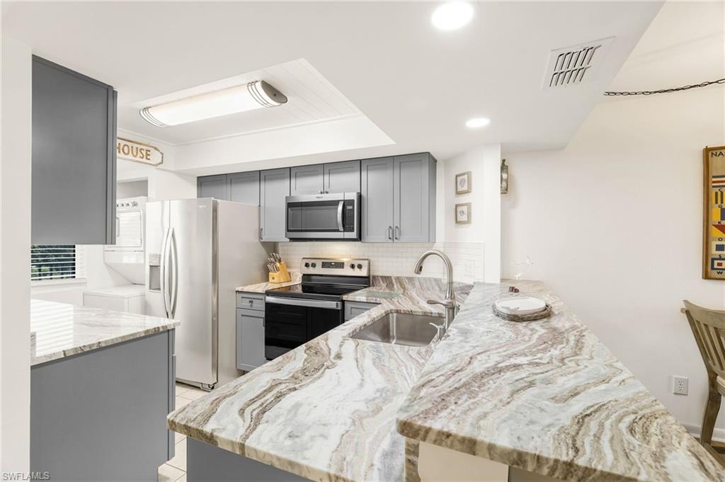 FAIRVIEW ISLES CONDO - Residential