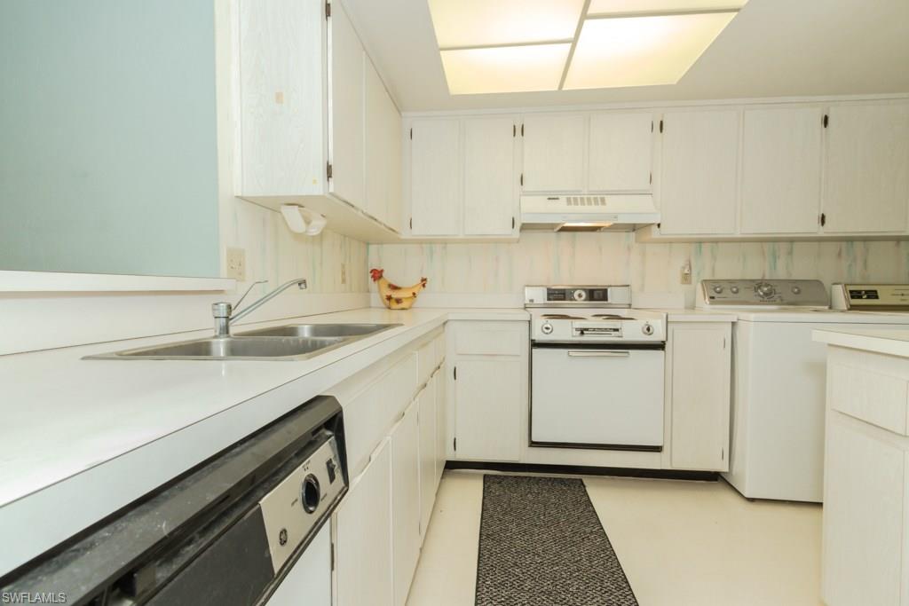 LAKEWOOD - Residential
