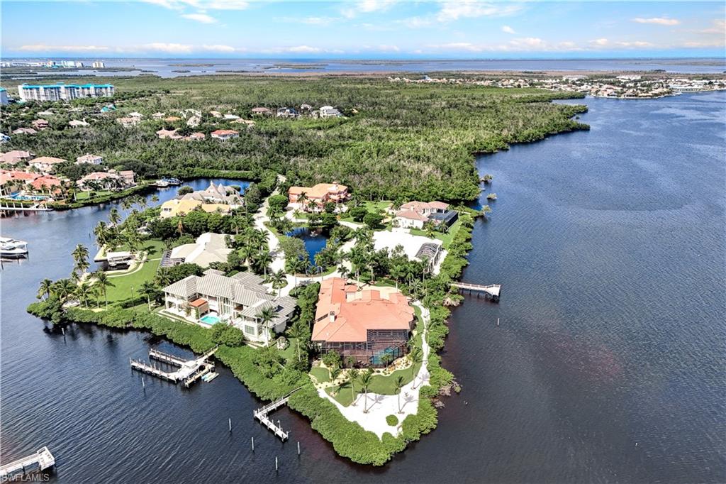 ST. CHARLES HARBOUR - Residential