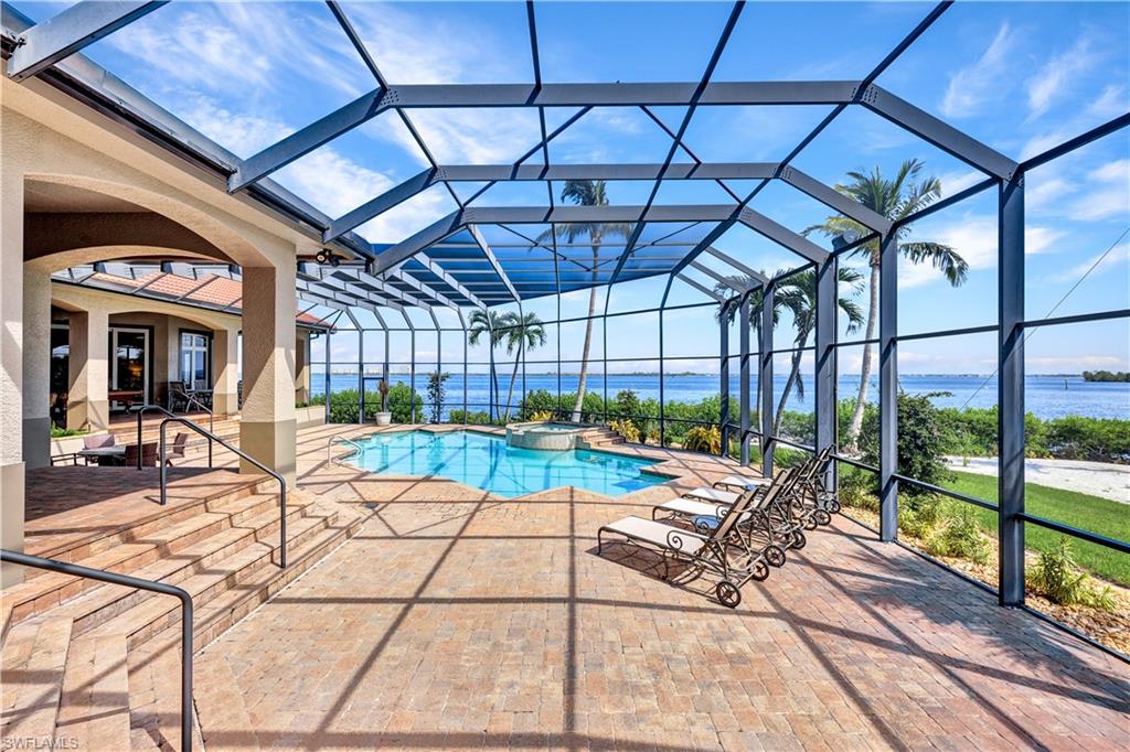 ST. CHARLES HARBOUR - Residential