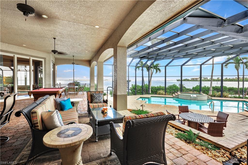 ST. CHARLES HARBOUR - Residential