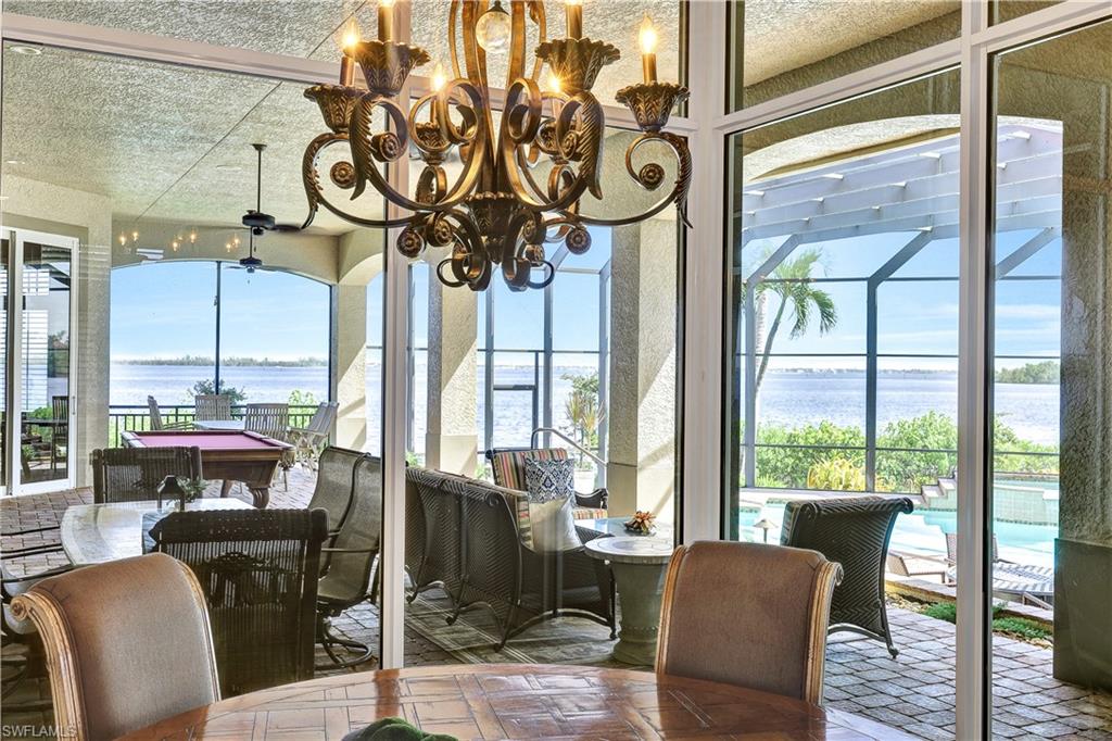 ST. CHARLES HARBOUR - Residential