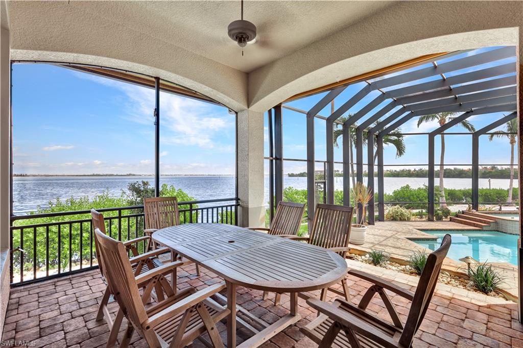 ST. CHARLES HARBOUR - Residential