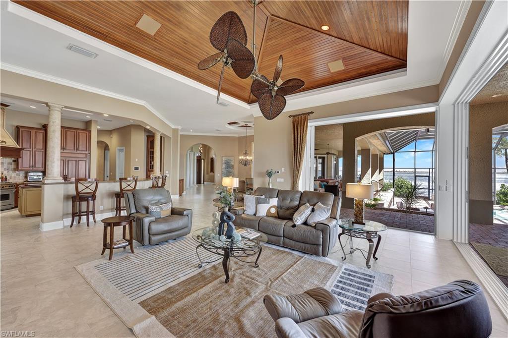 ST. CHARLES HARBOUR - Residential