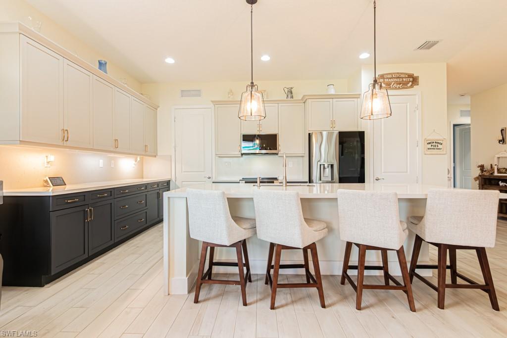 MAPLE RIDGE - Residential
