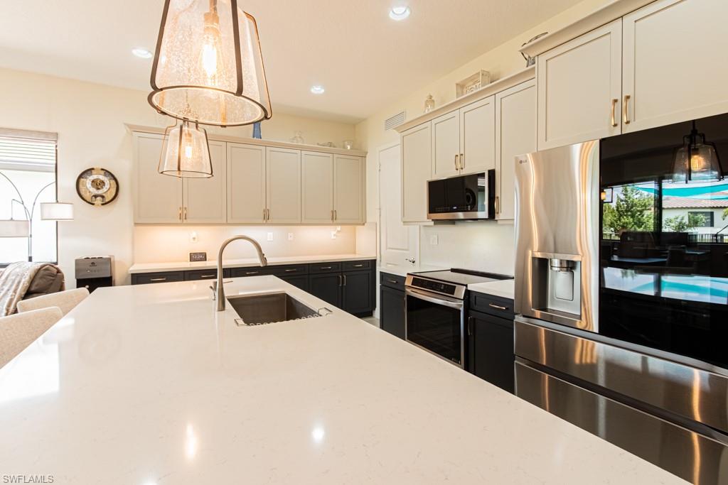 MAPLE RIDGE - Residential
