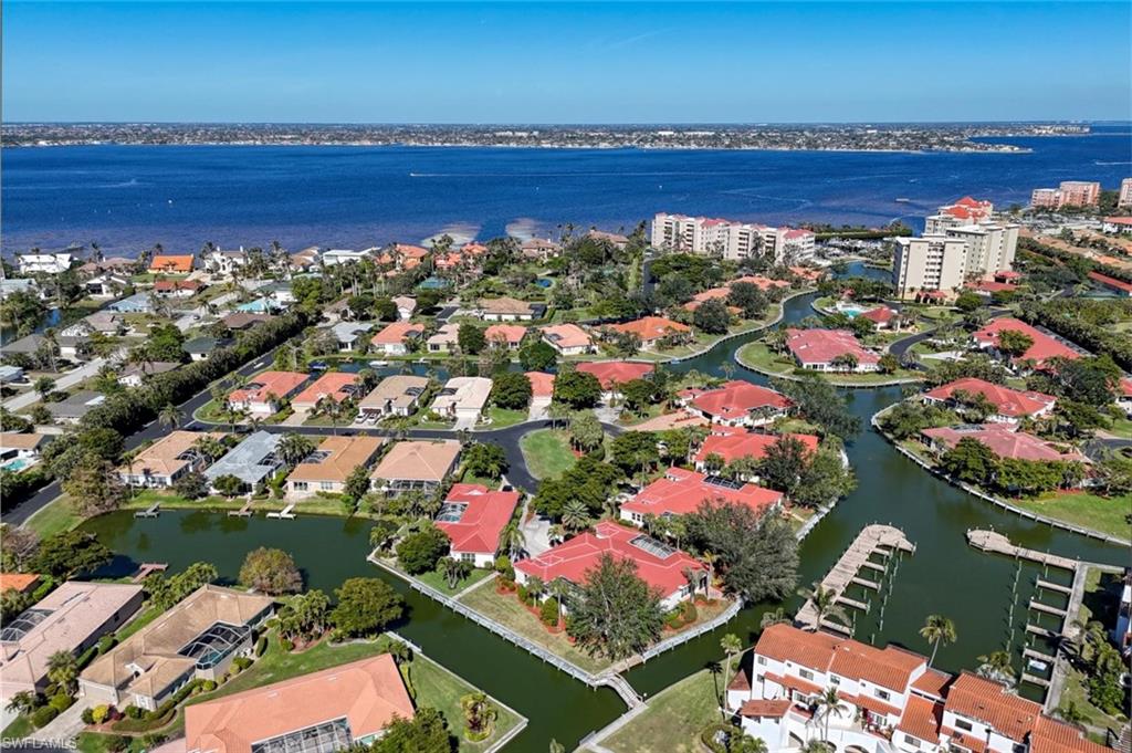 HARBOUR ISLE YACHT AND RACQUET CLUB CONDO - Residential