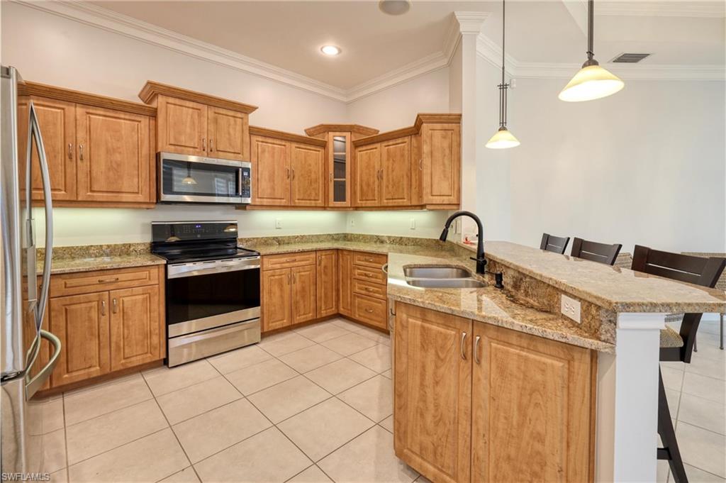HARBOUR ISLE YACHT AND RACQUET CLUB CONDO - Residential