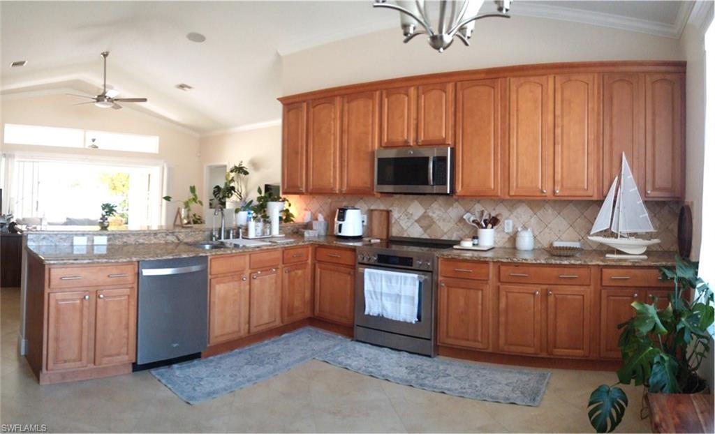 CAPE CORAL - Residential