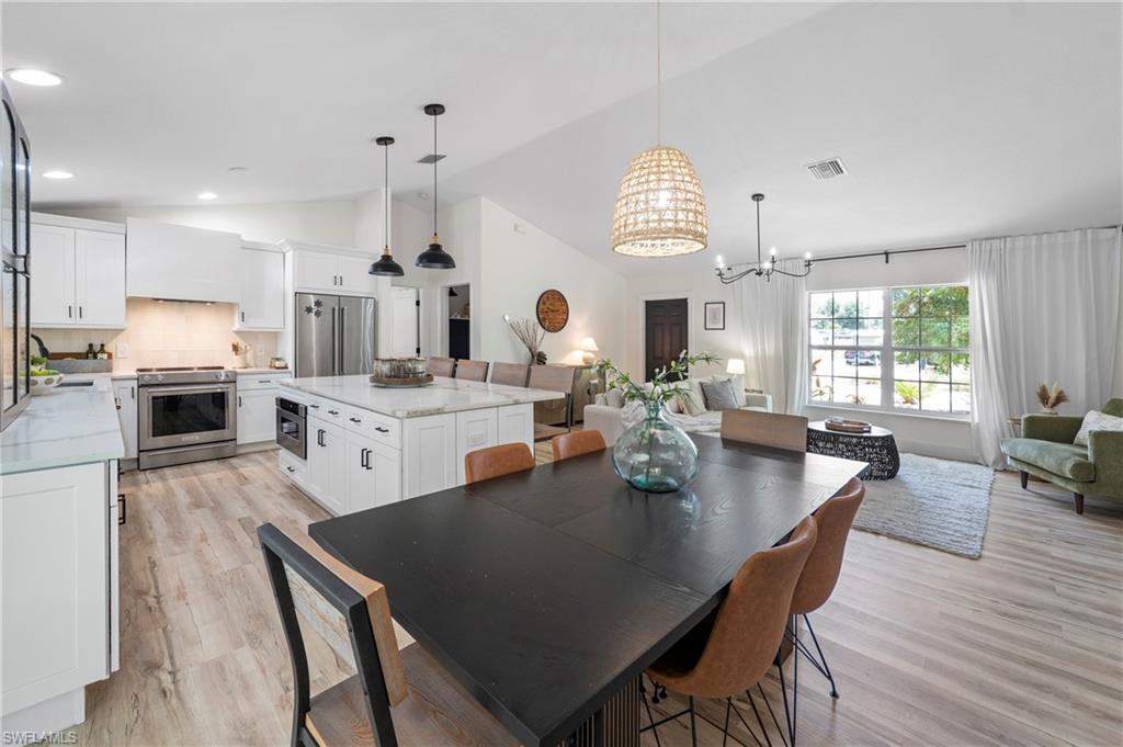 COUNTRY CLUB HOMES - Residential