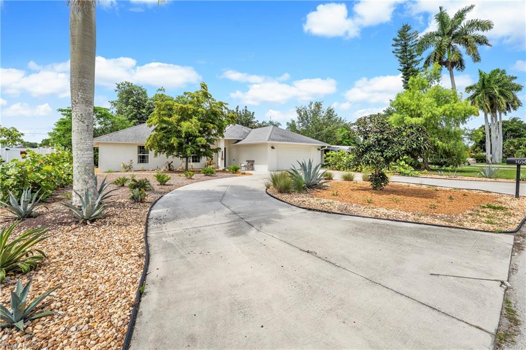 COUNTRY CLUB HOMES - Residential