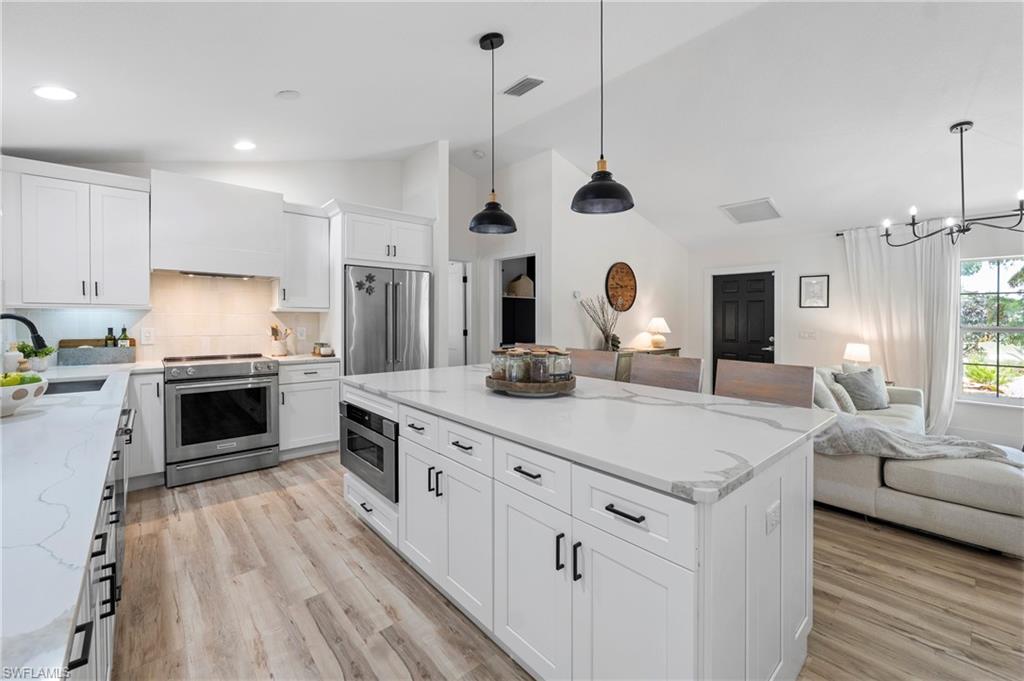 COUNTRY CLUB HOMES - Residential