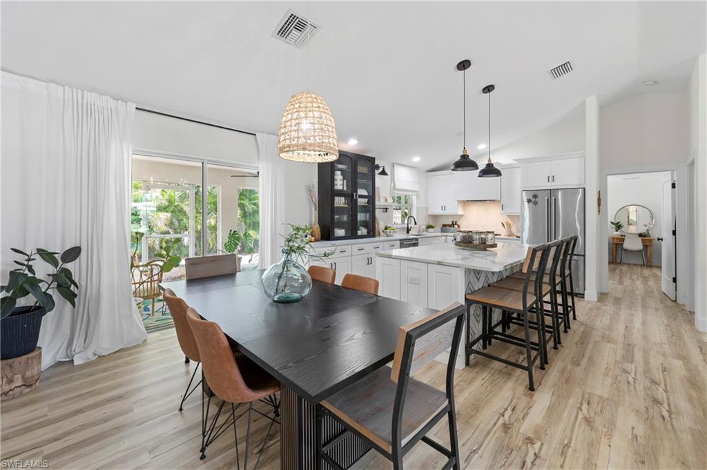COUNTRY CLUB HOMES - Residential