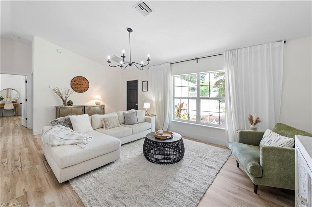 COUNTRY CLUB HOMES - Residential