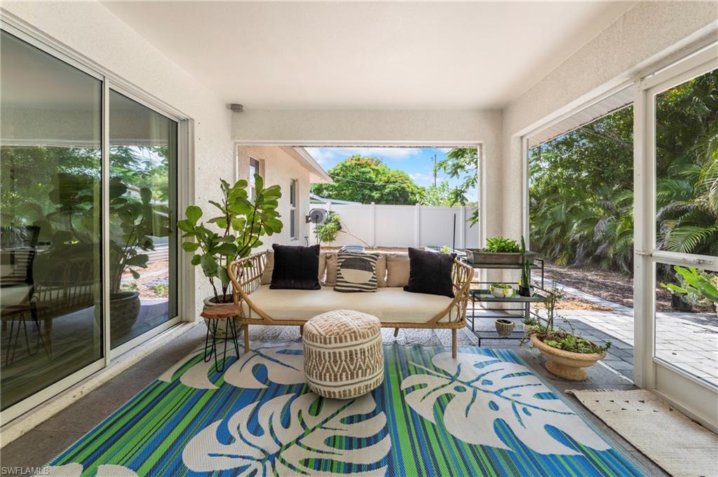 COUNTRY CLUB HOMES - Residential