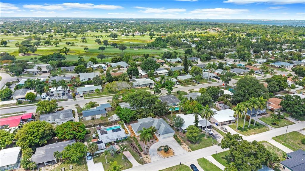 COUNTRY CLUB HOMES - Residential